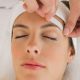 Depilación de cejas con cera en Bogota para mujeres y hombres